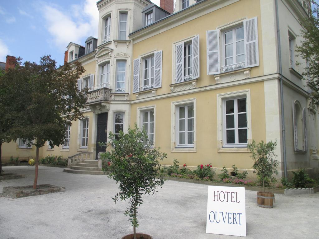 Hôtel Le Saint Martin Sablé-sur-Sarthe Exterior foto